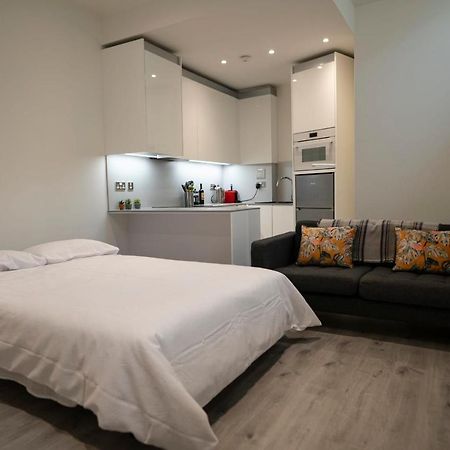 Sylvain Suites-Hosted By Sweetstay ยิบรอลตาร์ ภายนอก รูปภาพ