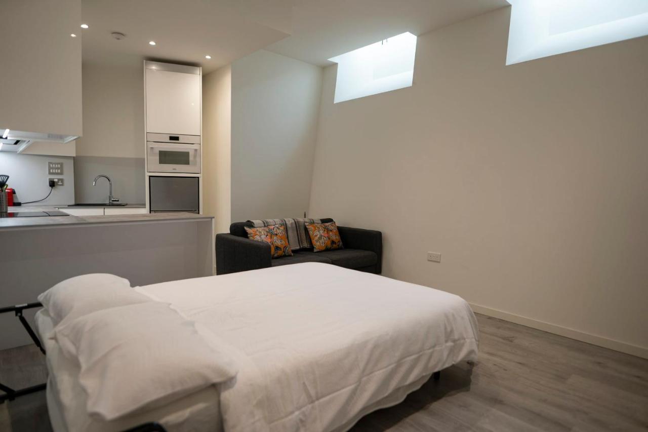 Sylvain Suites-Hosted By Sweetstay ยิบรอลตาร์ ภายนอก รูปภาพ